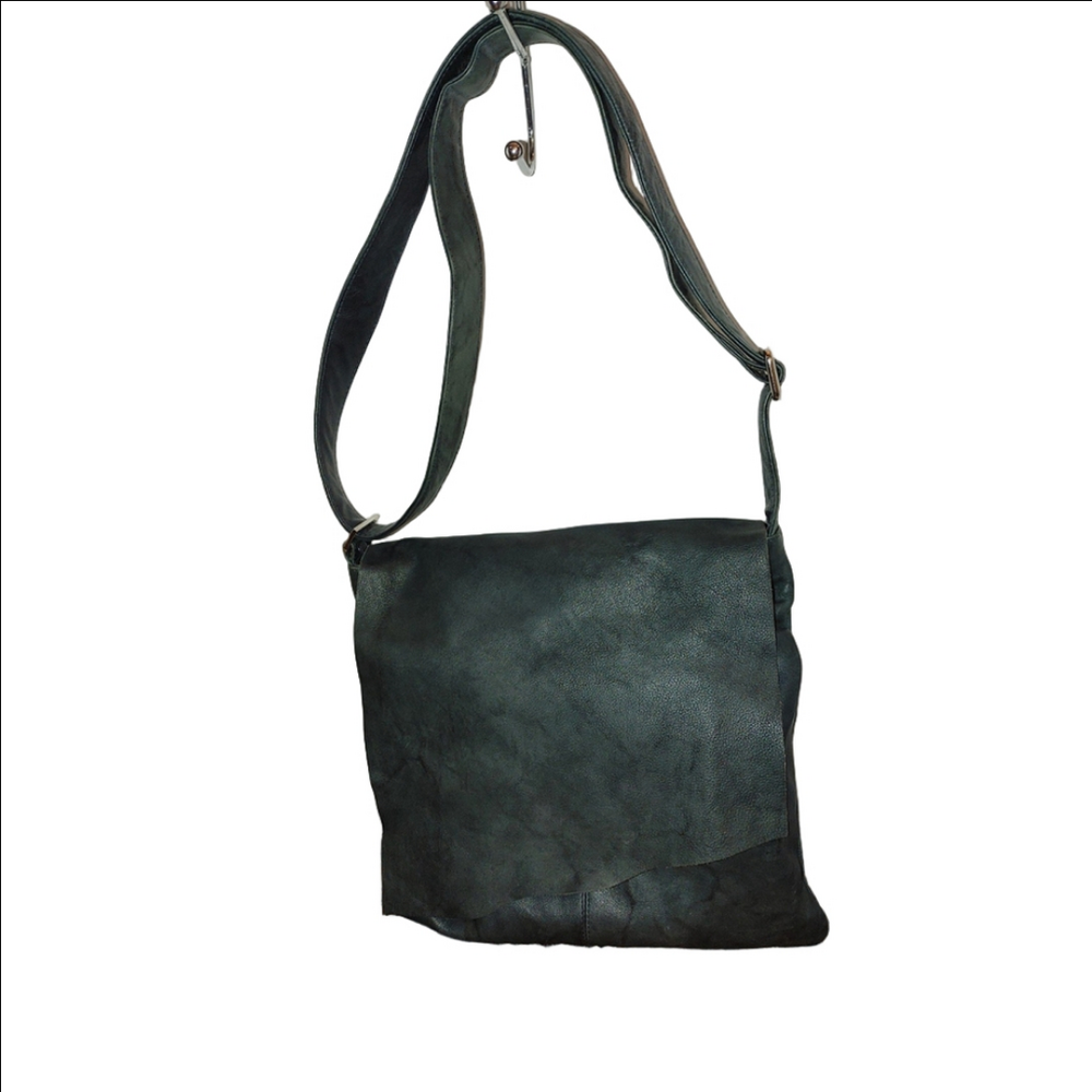 ili New York Leather Crossbody
